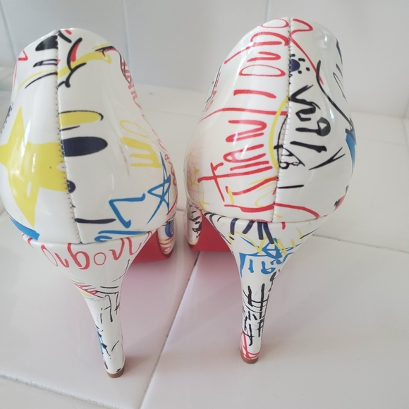 Shoes - Picture 7 of 9